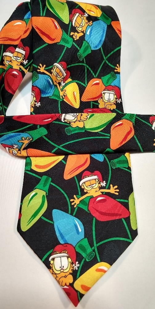 Garfield Holiday Tie
